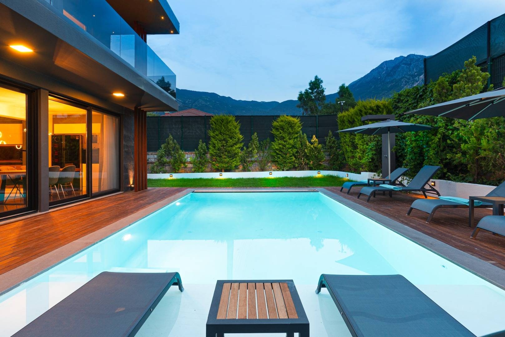 Fethiye Ölüdeniz'de Tasarımıyla Büyüleyen, Özel Havuzlu, Şık Villa