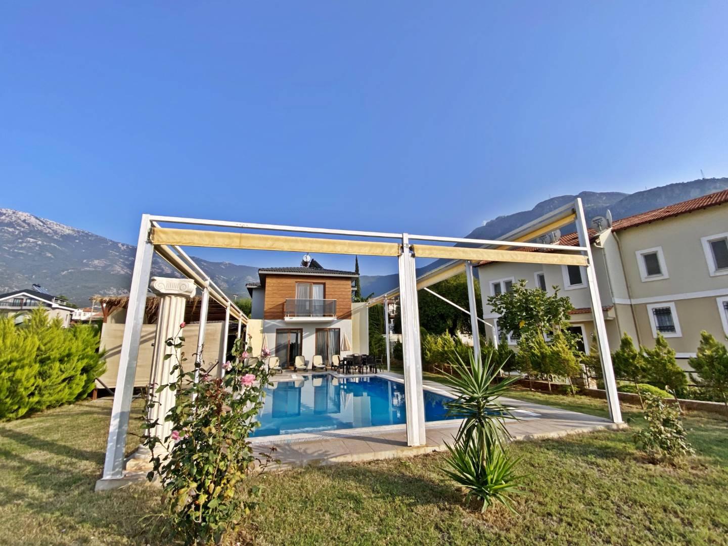 Fethiye Ölüdeniz'de Geniş Alanlara Sahip, Özel Havuzlu, Modern Villa-42254