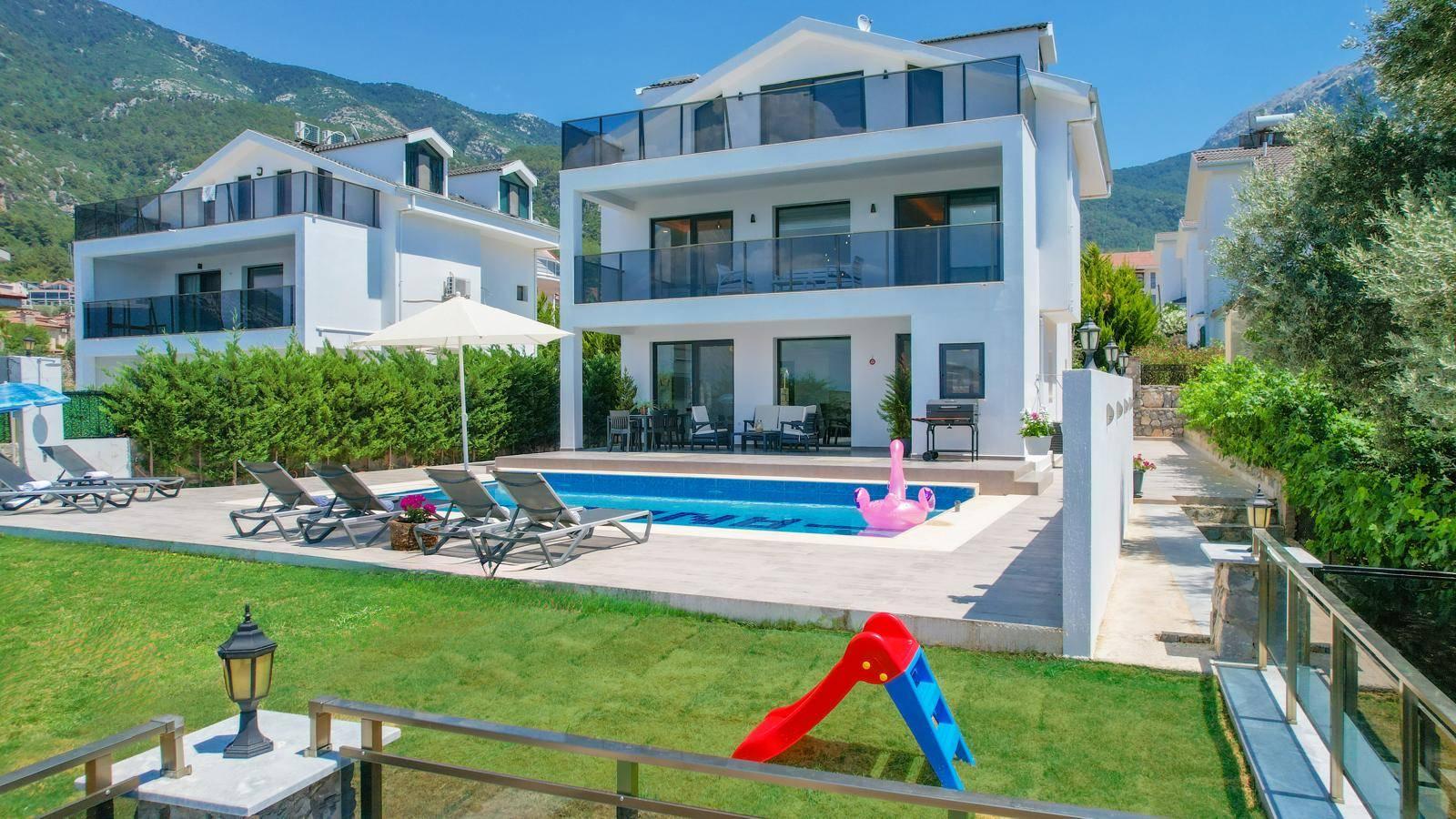 Fethiye Ölüdeniz'de Ferah Alanlara Sahip, Özel Havuzlu, Estetik Villa-33284