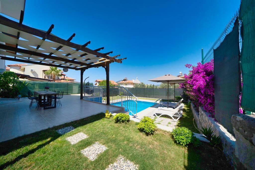 Fethiye Ölüdeniz'de Geniş Alanlara Sahip, Özel Havuzlu, Şık Villa-42333