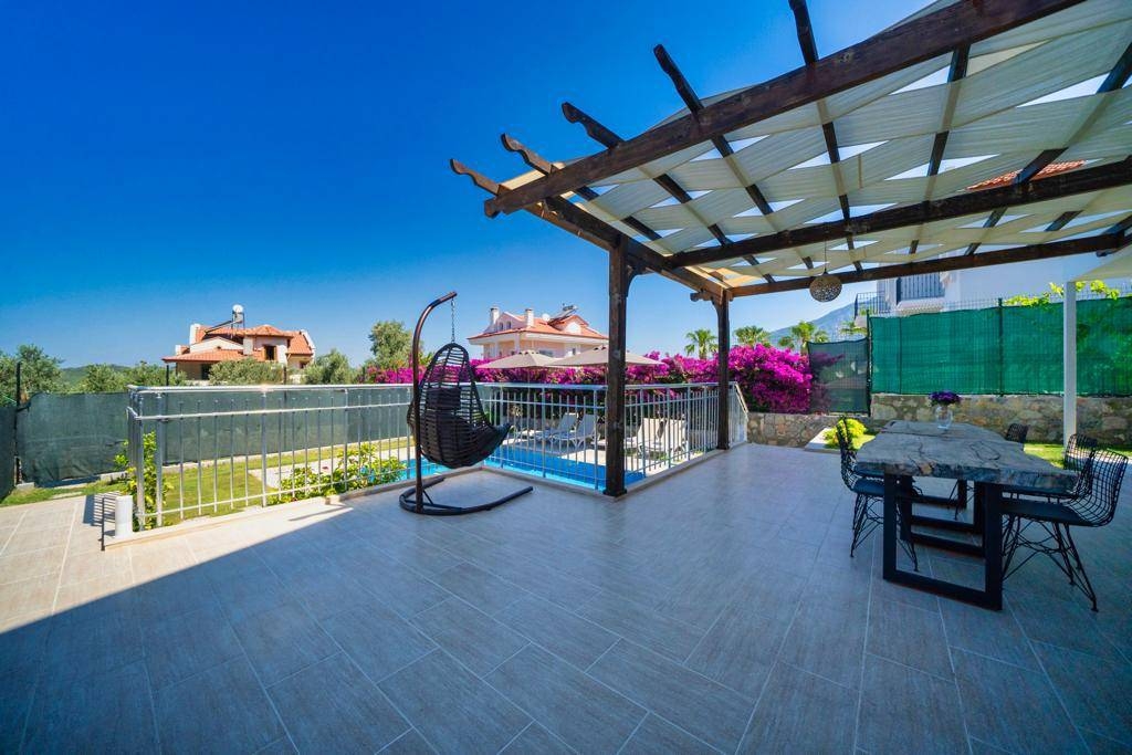 Fethiye Ölüdeniz'de Geniş Alanlara Sahip, Özel Havuzlu, Şık Villa