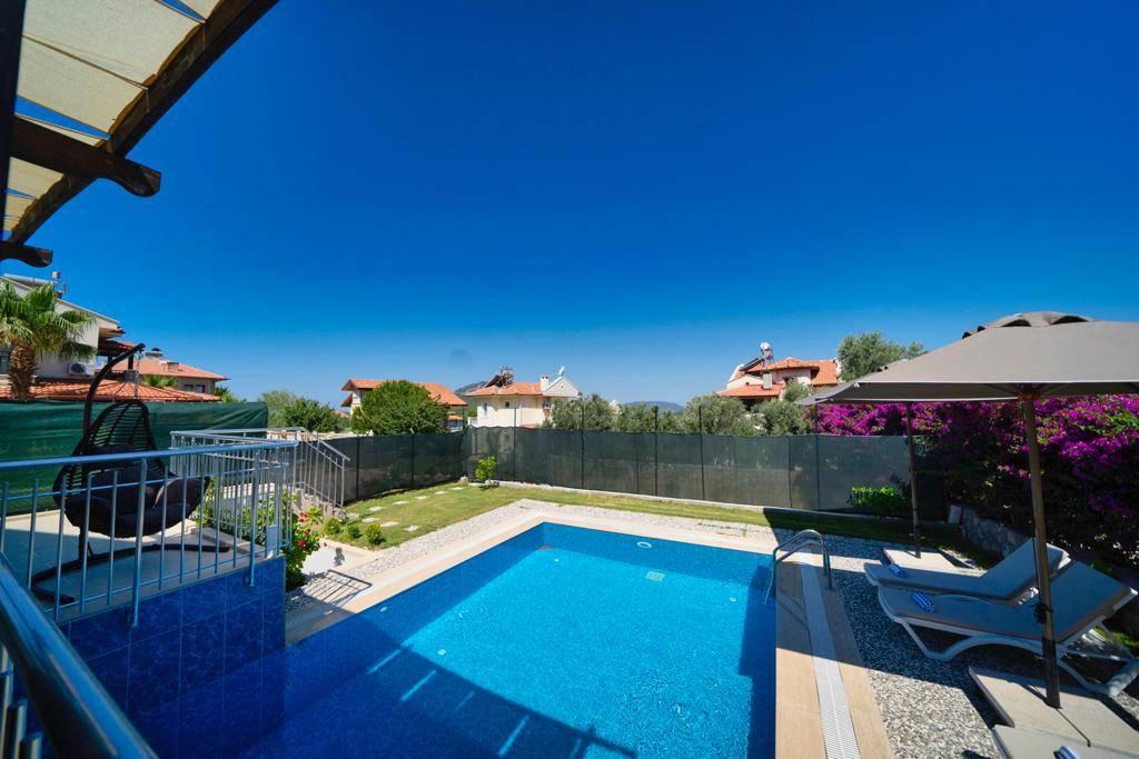 Fethiye Ölüdeniz'de Geniş Alanlara Sahip, Özel Havuzlu, Şık Villa-42333