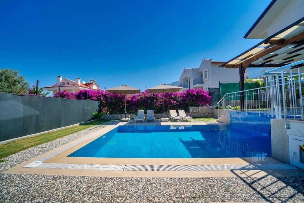 Fethiye Ölüdeniz'de Geniş Alanlara Sahip, Özel Havuzlu, Şık Villa-42333