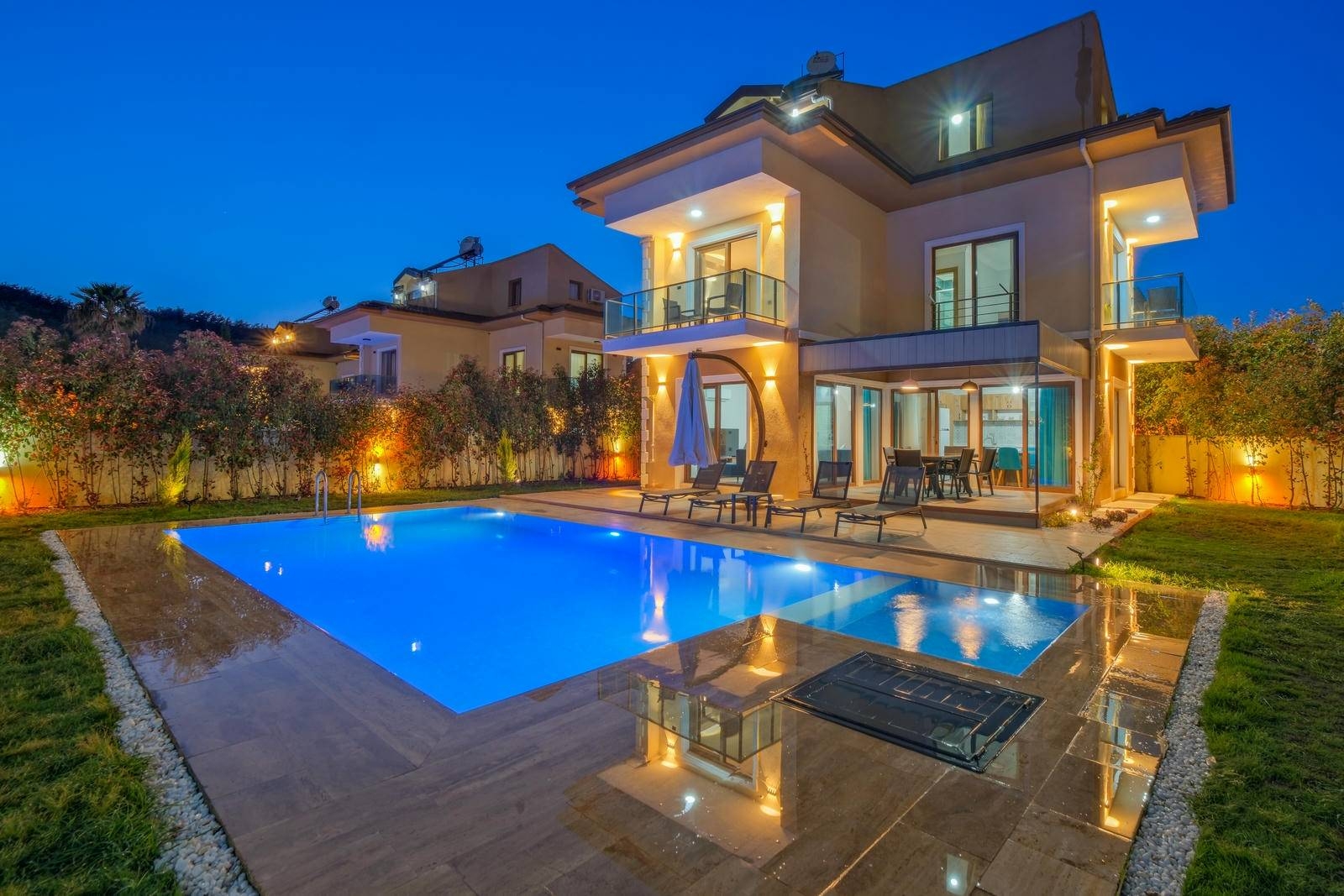 Fethiye Ölüdeniz'de Geniş Alanlı, Özel Havuzlu, 6 Kişilik Villa