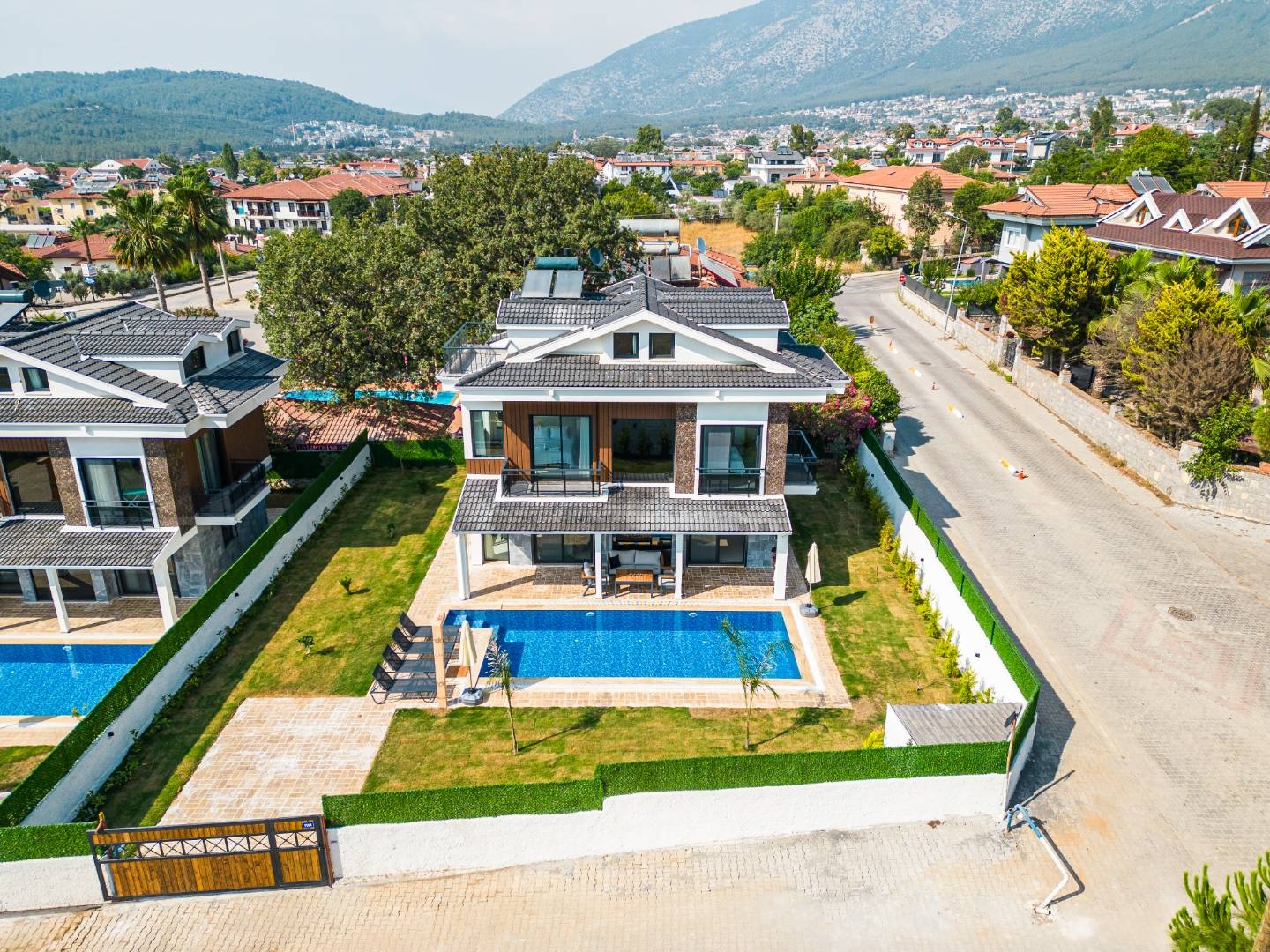Fethiye Ölüdeniz'de Geniş Bahçe İçerisinde, Özel Havuzlu, 4+1 Villa