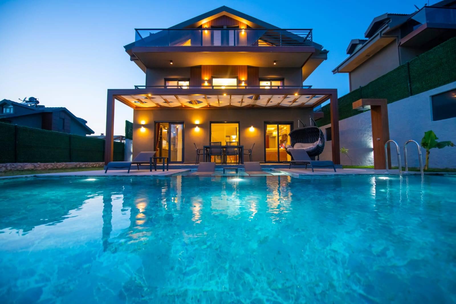 Fethiye Ölüdeniz'de Geniş Bahçe İçerisinde, Özel Havuzlu, Şık Villa-43478