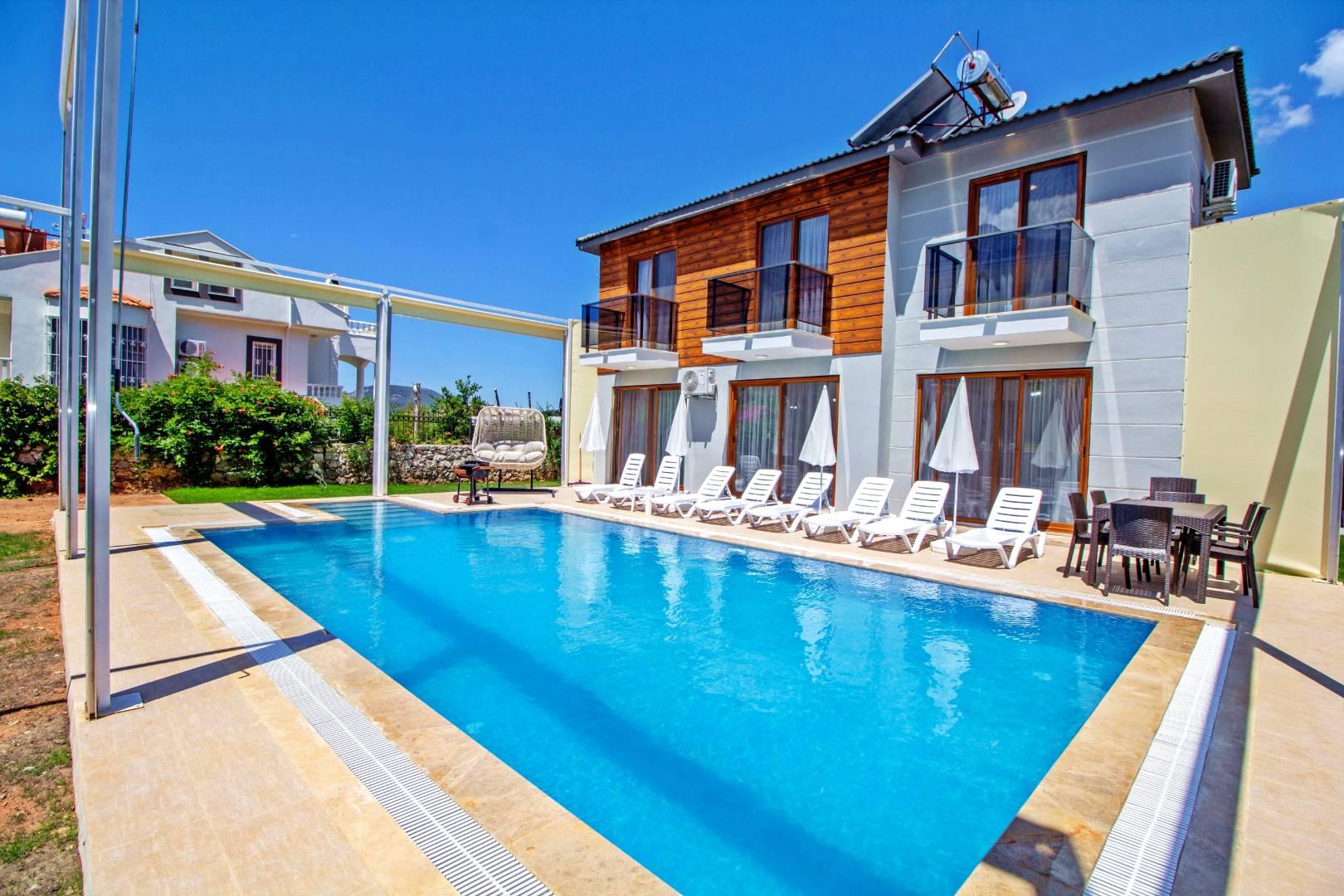 Fethiye Ölüdeniz'de Geniş Bahçeli, Özel Havuzlu, 8 Kişilik Villa-42247