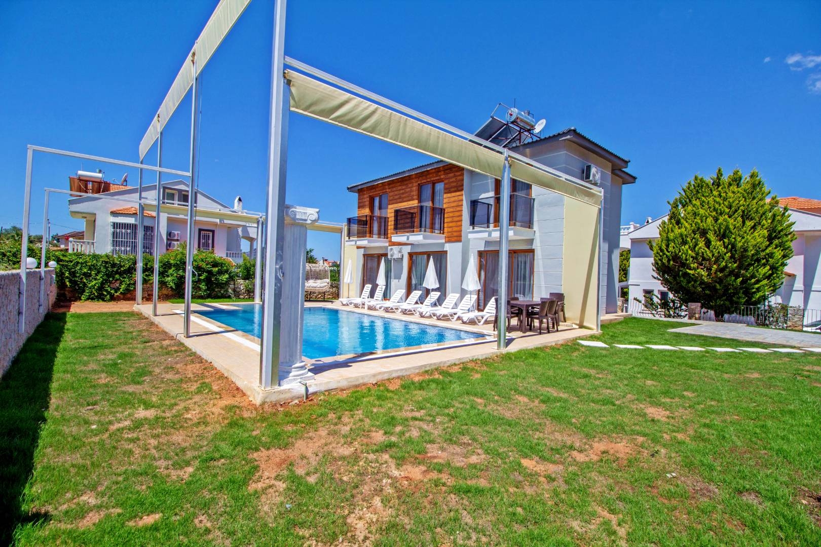 Fethiye Ölüdeniz'de Geniş Bahçeli, Özel Havuzlu, 8 Kişilik Villa