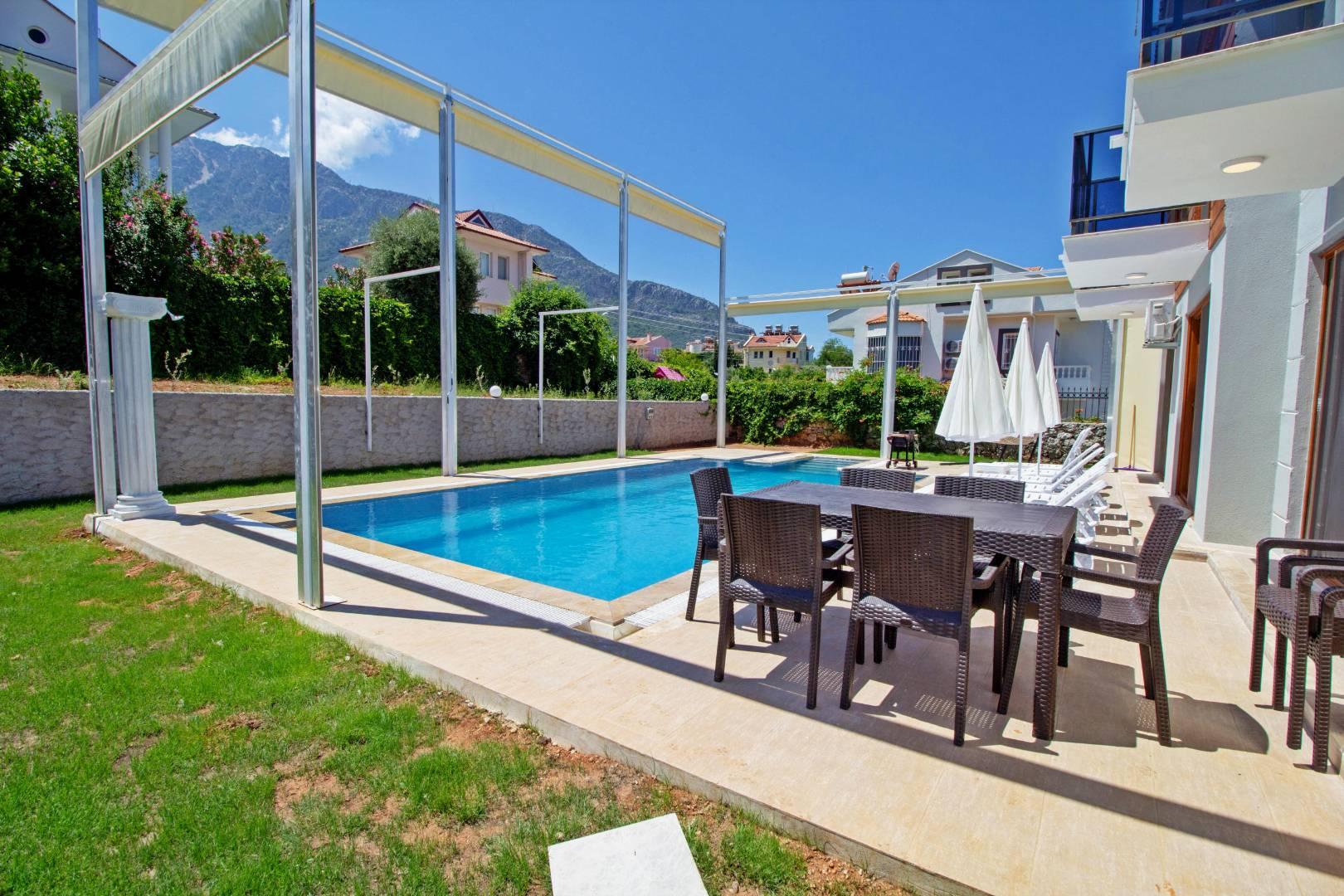 Fethiye Ölüdeniz'de Geniş Bahçeli, Özel Havuzlu, 8 Kişilik Villa-42247