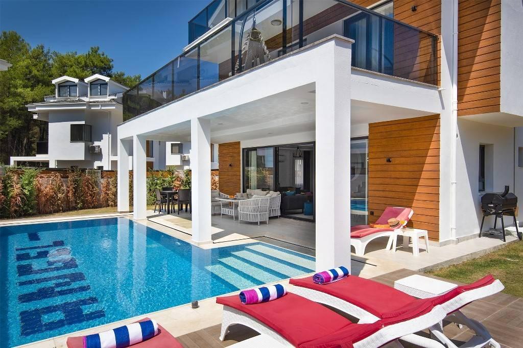 Fethiye Ölüdeniz'de Büyük Bahçeli, Özel Havuzlu, Lüks Villa-41374