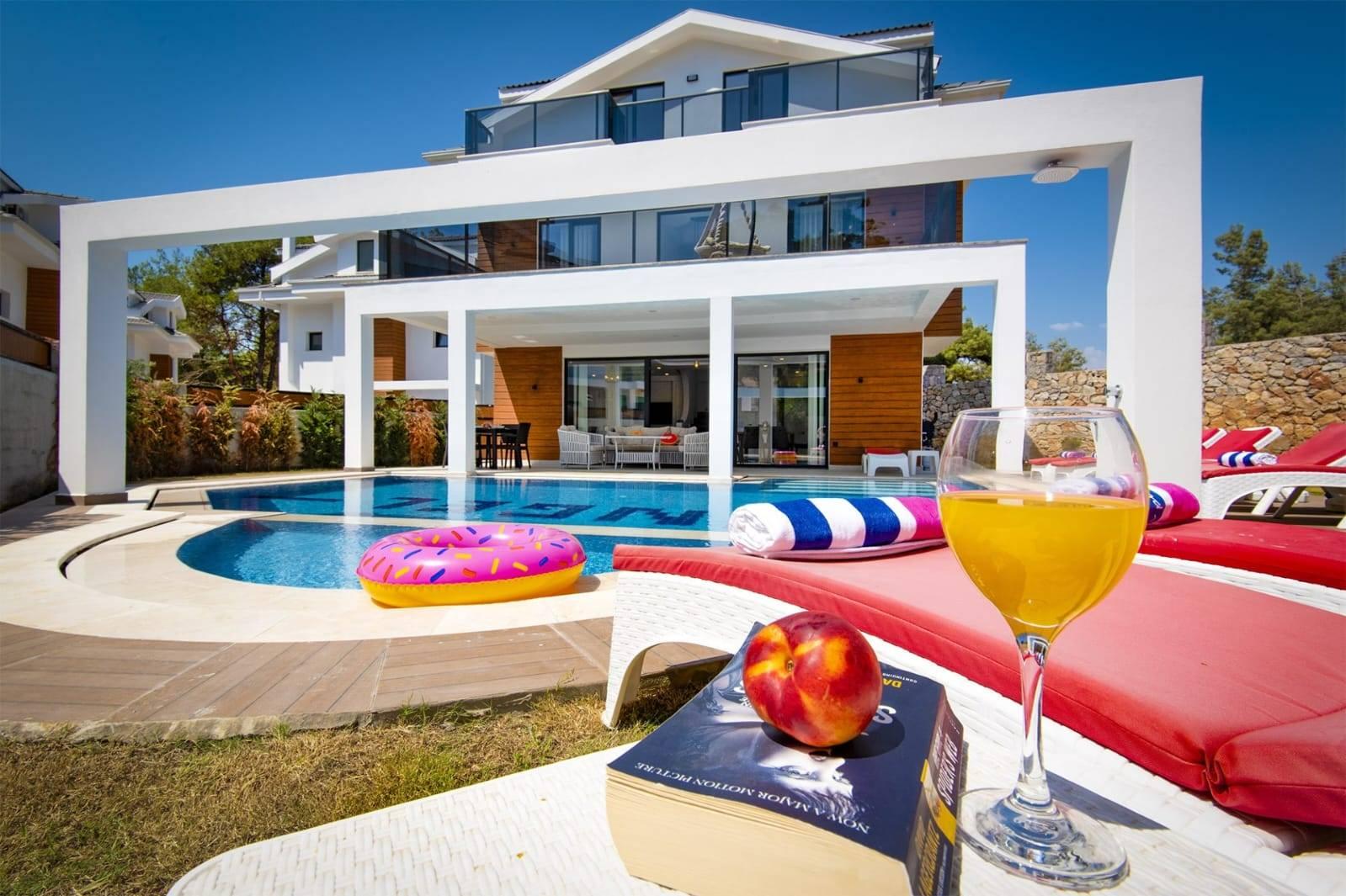 Fethiye Ölüdeniz'de Büyük Bahçeli, Özel Havuzlu, Lüks Villa-41374