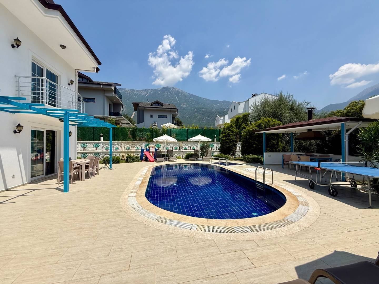 Fethiye Ölüdeniz'de Geniş Bahçeli, Özel Havuzlu, Ferah Villa