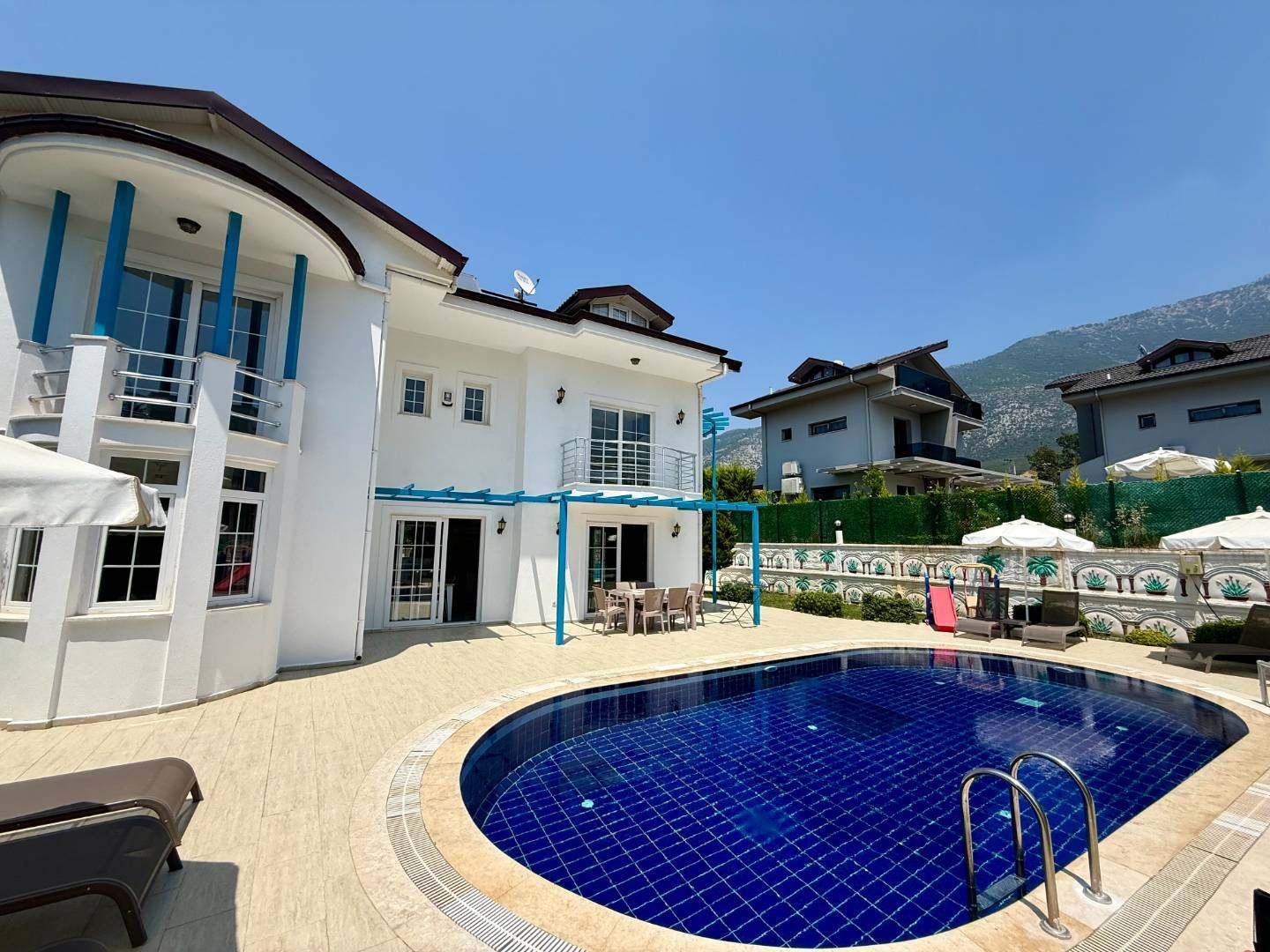 Fethiye Ölüdeniz'de Geniş Bahçeli, Özel Havuzlu, Ferah Villa
