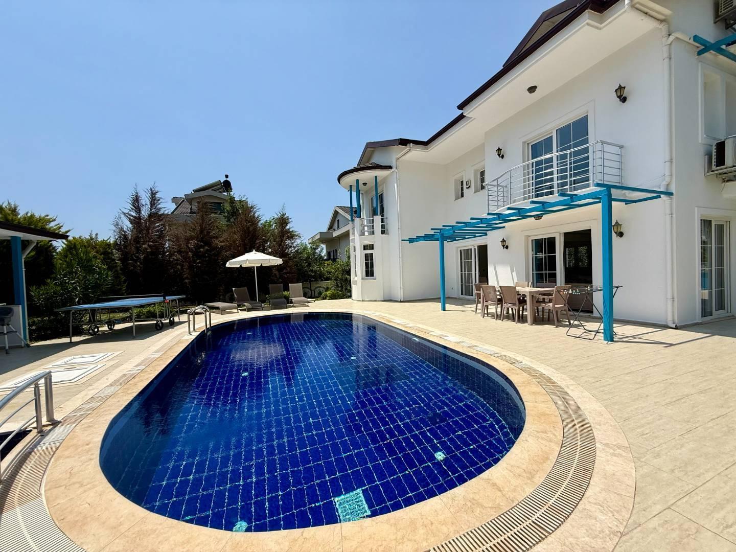 Fethiye Ölüdeniz'de Geniş Bahçeli, Özel Havuzlu, Ferah Villa-42571