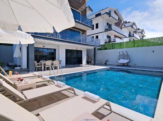 Fethiye Ölüdeniz'de Geniş Bahçeli, Özel Havuzlu, Hamamlı Villa-40201