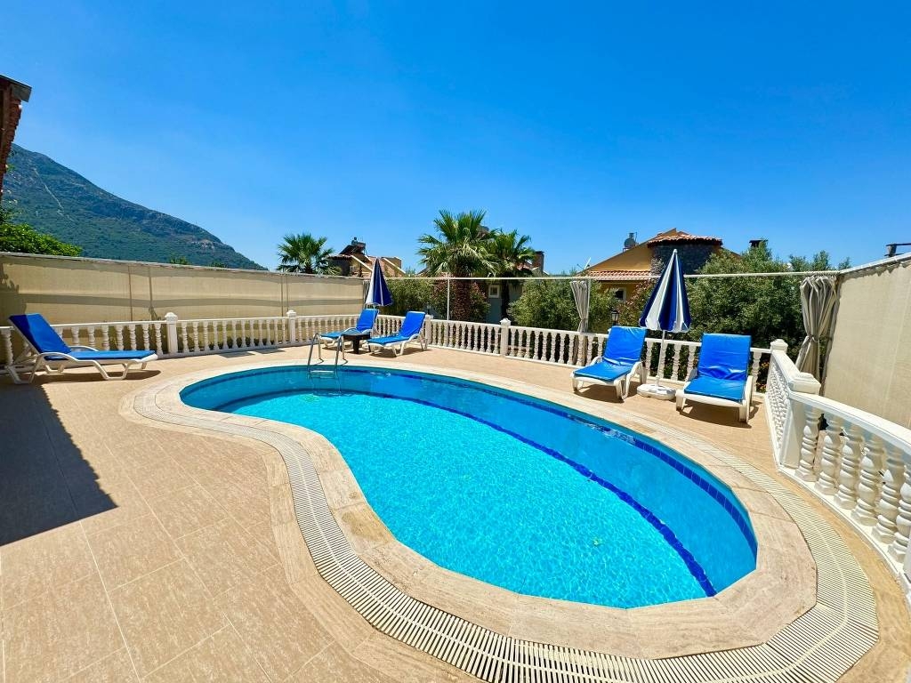 Fethiye'de Büyük Aile Gruplarına Uygun, Özel Havuzlu, Şık Villa