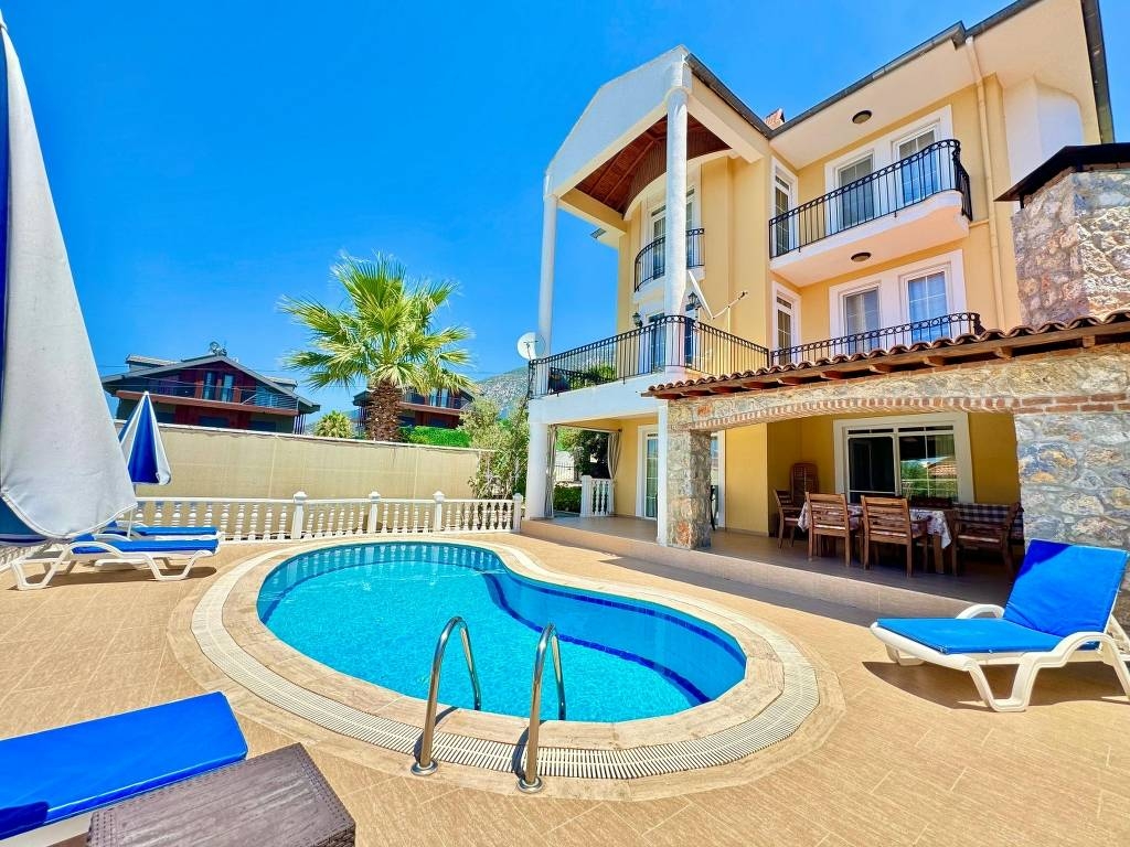 Fethiye'de Büyük Aile Gruplarına Uygun, Özel Havuzlu, Şık Villa