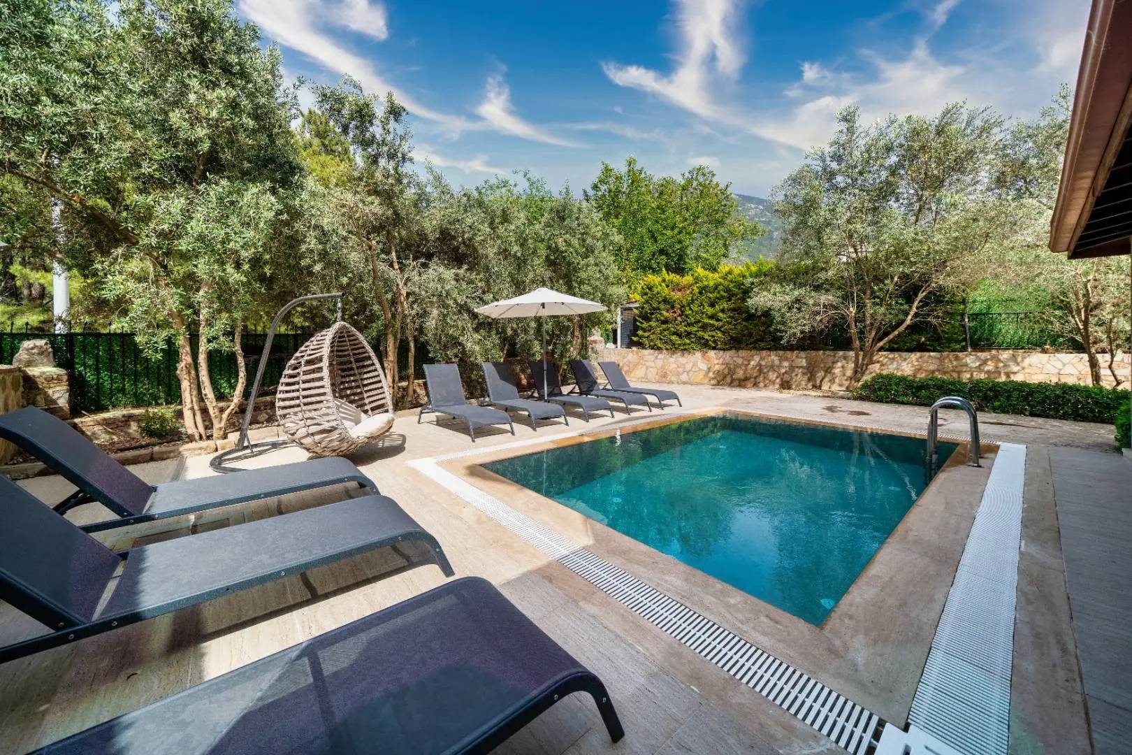 Fethiye Ölüdeniz'de Geniş Ailelere Uygun, Özel Havuzlu, Lüks Villa
