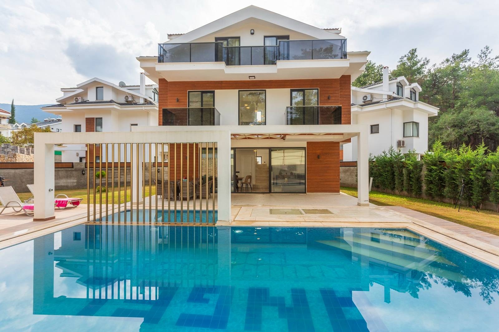 Fethiye Ölüdeniz'de Büyük Ailelere Uygun, Özel Havuzlu, Nezih Villa