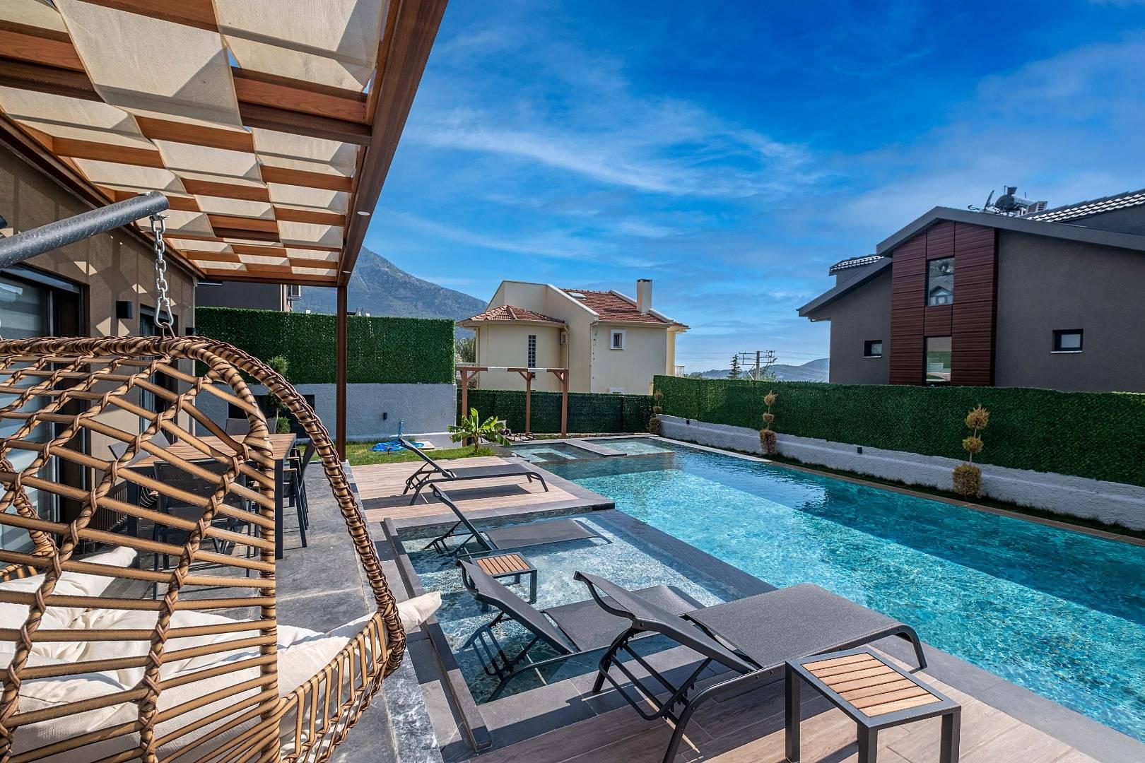 Fethiye Ölüdeniz'de Merkeze Yakın, Özel Havuzlu, Konforlu Villa-43484