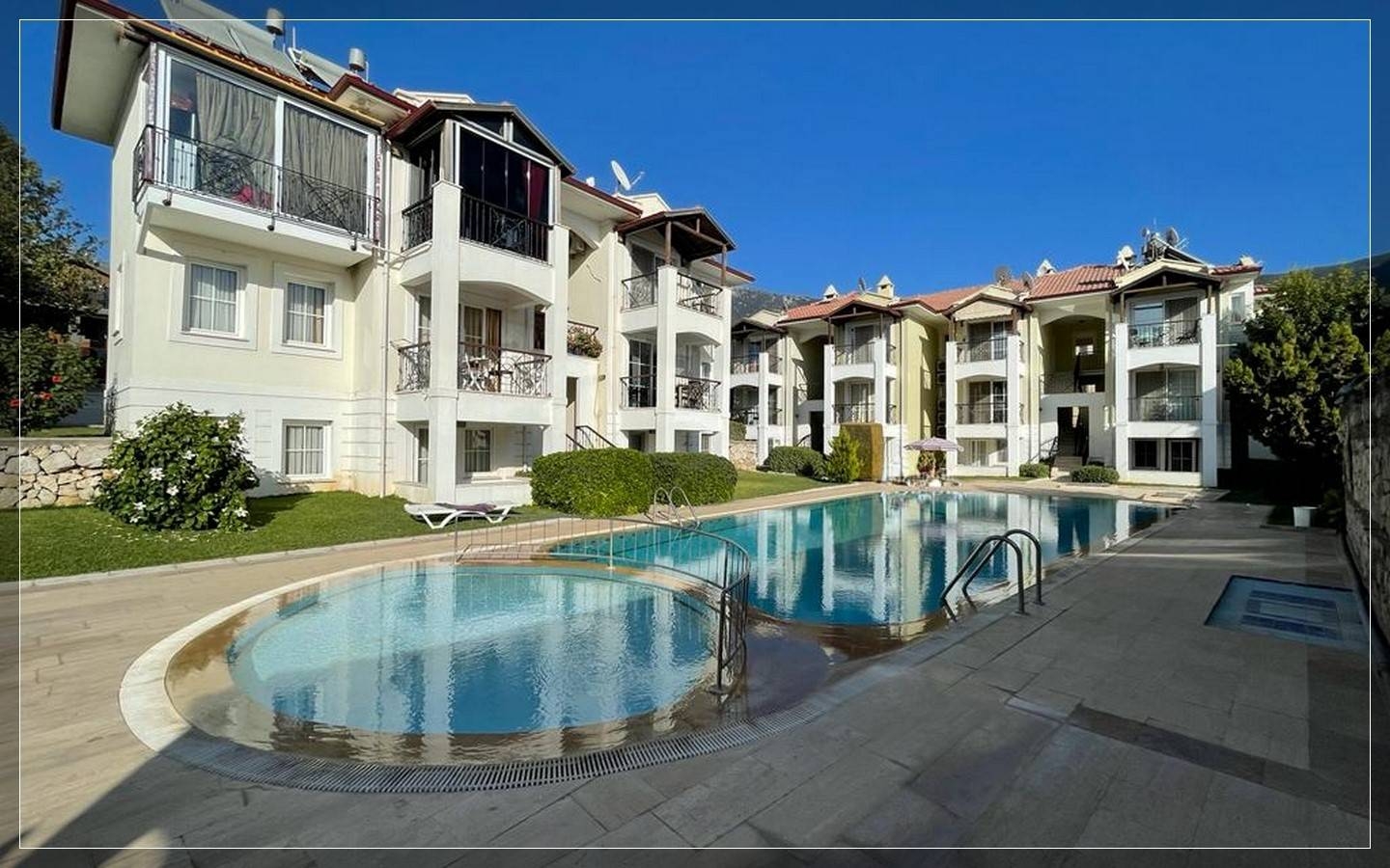 Fethiye Ölüdeniz'de Merkezi Konumda, Ortak Havuzlu, 2+1 Apart