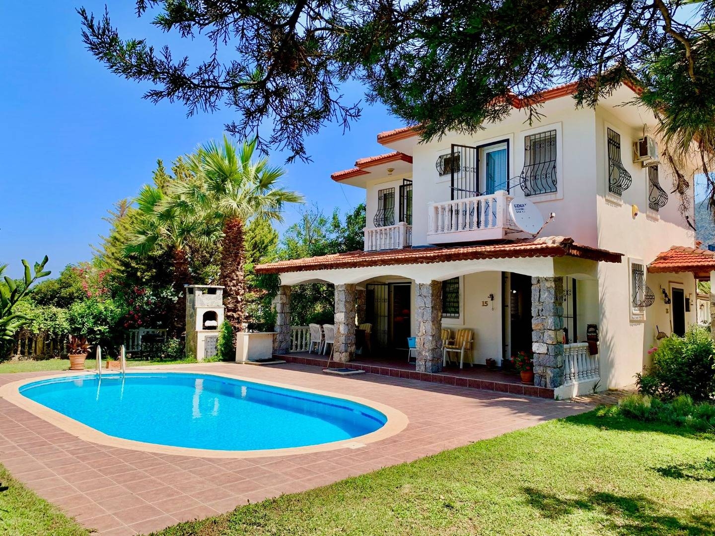 Fethiye Ölüdeniz'de Merkezi Konumda, Özel Havuzlu, 3+1 Villa