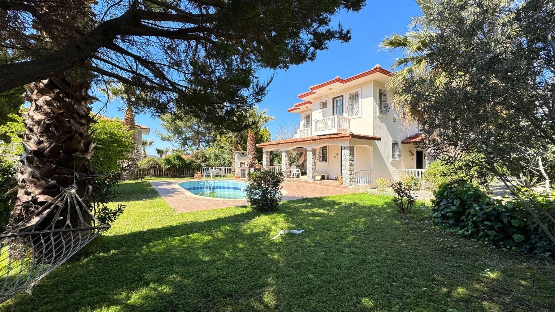 Fethiye Ölüdeniz'de Merkezi Konumda, Özel Havuzlu, 3+1 Villa-43593