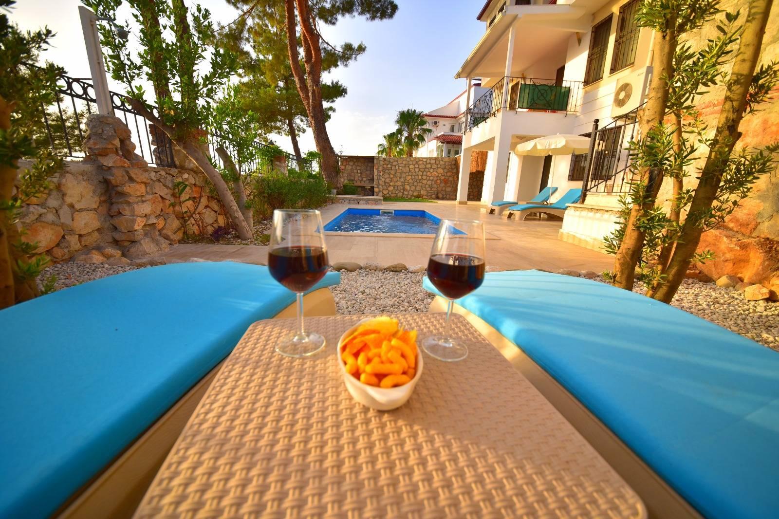 Fethiye Ölüdeniz'de Merkezi Konumda, Özel Havuzlu, 4 Kişilik Villa-41571
