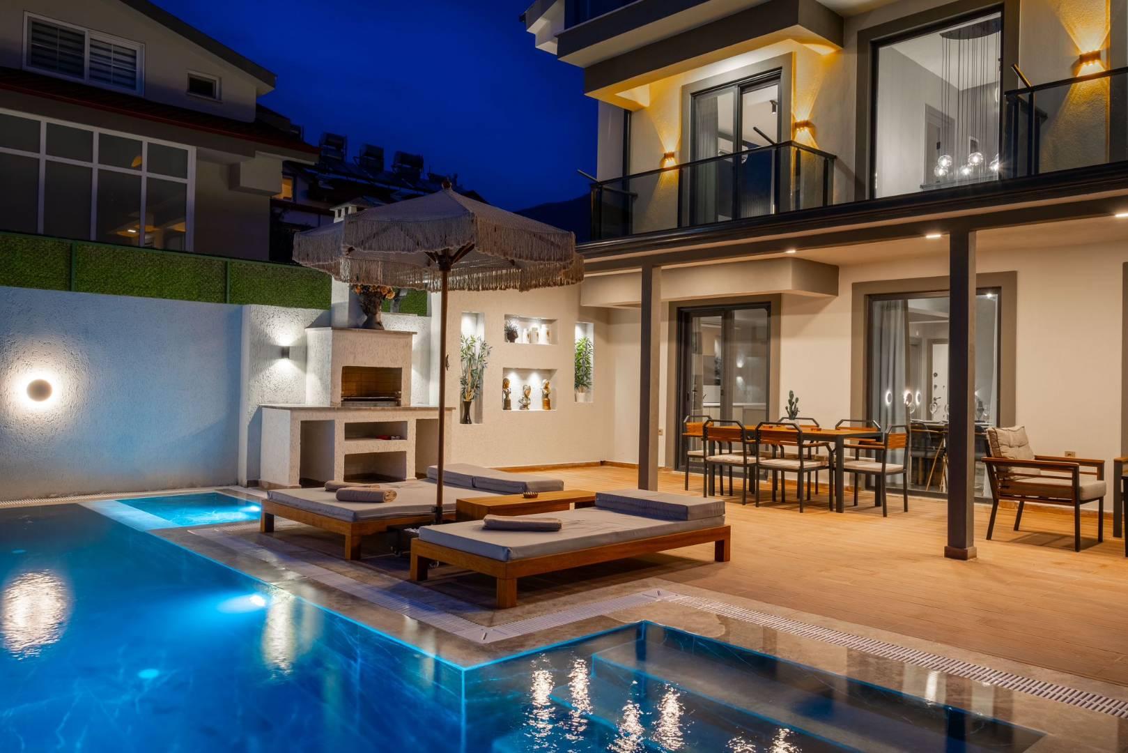 Fethiye Ölüdeniz'de Merkezi Konumda, Özel Havuzlu, 8 Kişilik Villa-40345