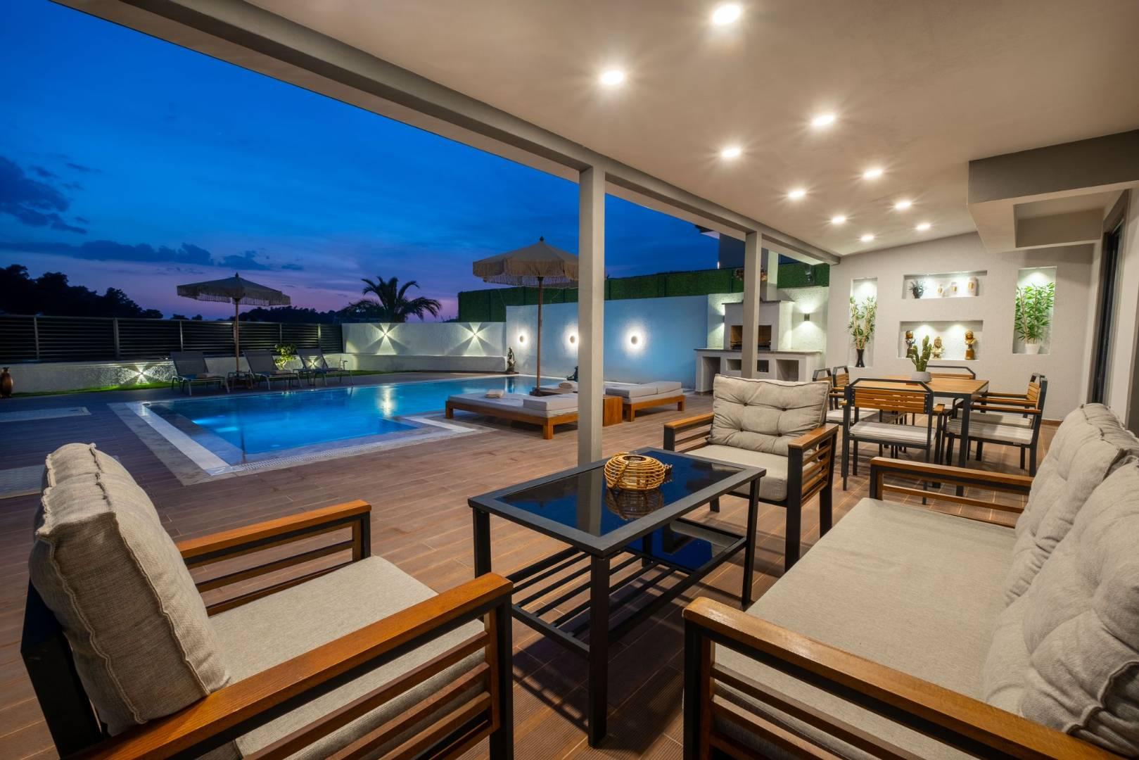 Fethiye Ölüdeniz'de Merkezi Konumda, Özel Havuzlu, 8 Kişilik Villa-40345