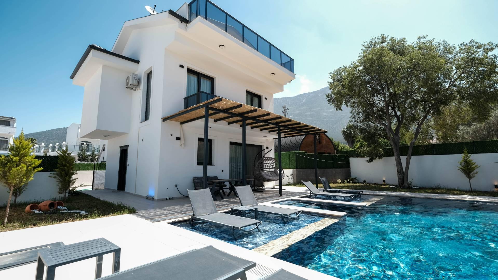 Fethiye Ölüdeniz'de Doğayla İç İçe, Özel Havuzlu, Lüks Tatil Villası-41435