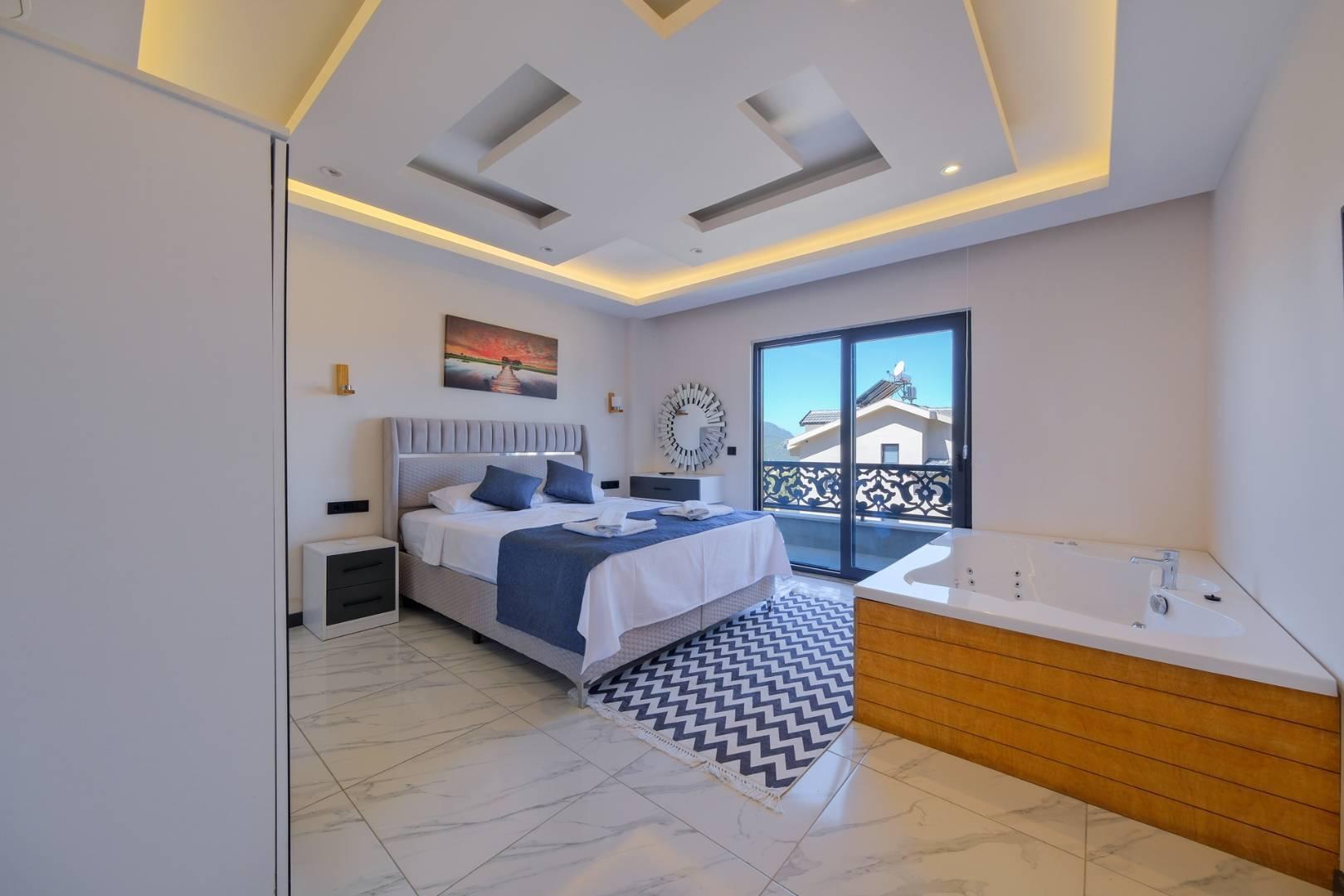 Fethiye Ölüdeniz'de Merkezi Konumda, Özel Havuzlu, Konforlu Villa-38591