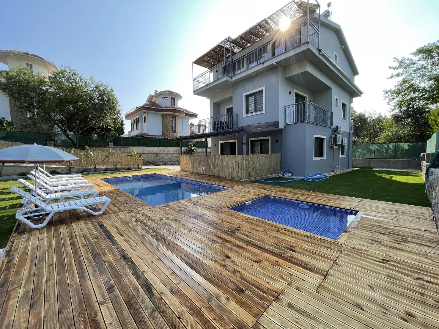 Fethiye Ölüdeniz'de Merkezi Konumda, Özel Havuzlu, Konforlu Villa