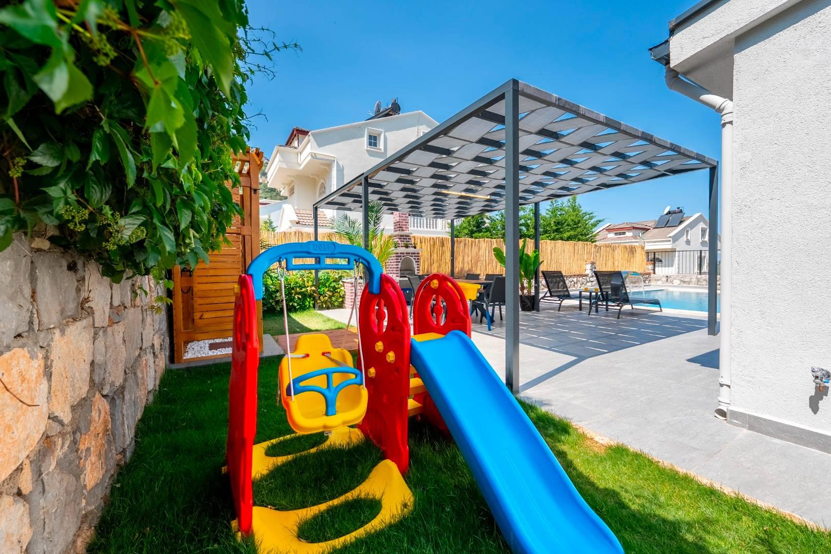 Fethiye Ölüdeniz'de Merkezi Konumda, Özel Havuzlu, Modern Villa-42811