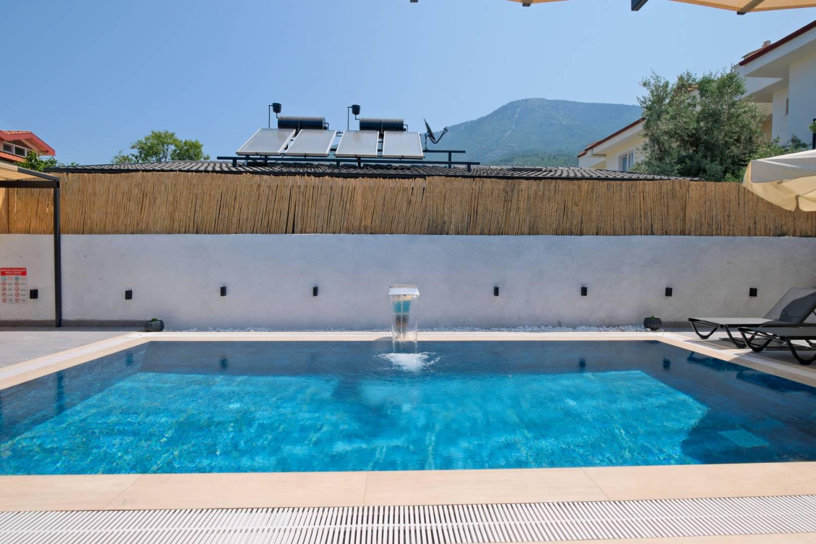 Fethiye Ölüdeniz'de Merkezi Konumda, Özel Havuzlu, Modern Villa-43903