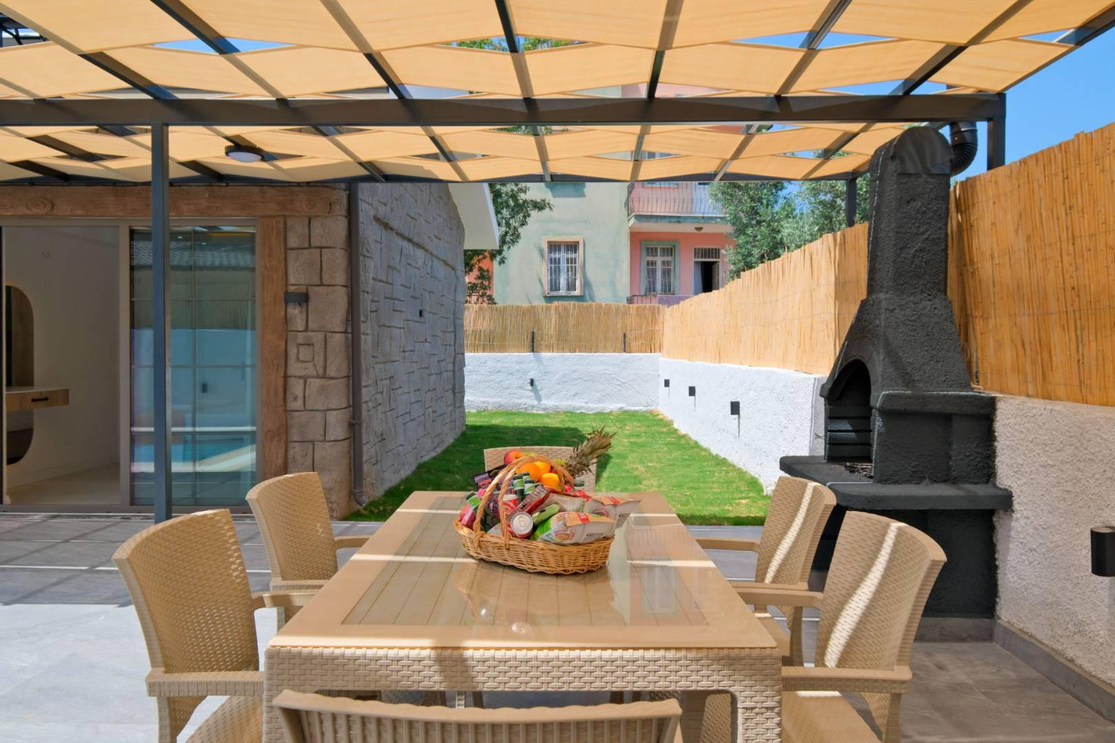 Fethiye Ölüdeniz'de Merkezi Konumda, Özel Havuzlu, Modern Villa-43903