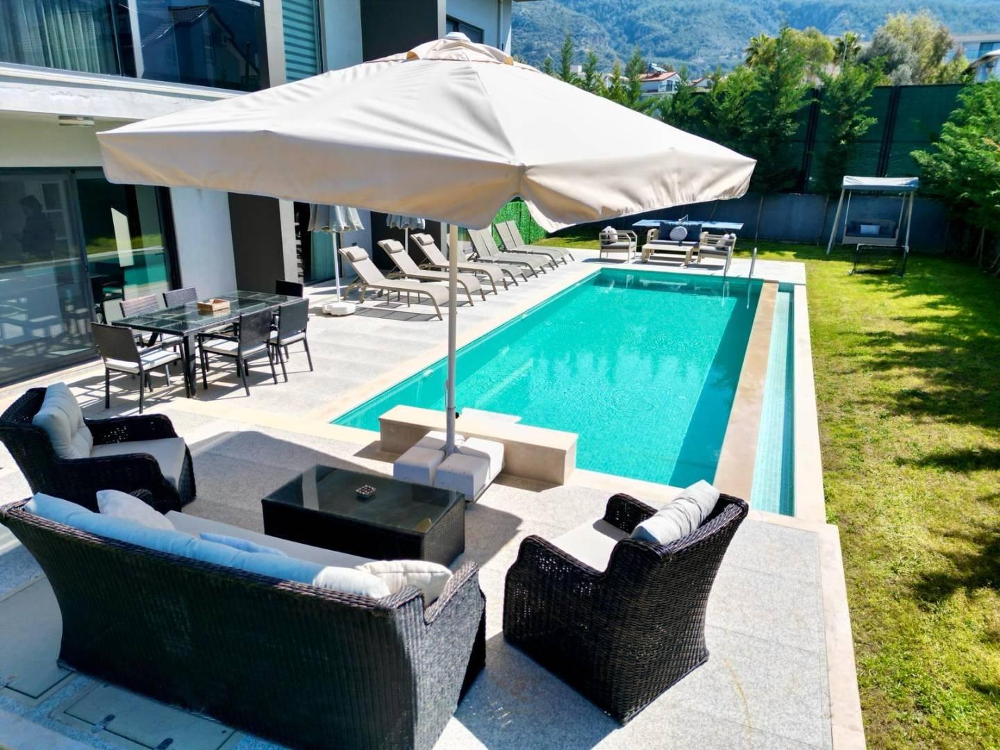 Fethiye Ölüdeniz'de Merkezi Konumda, Özel Havuzlu, Olanaklı Villa-42612