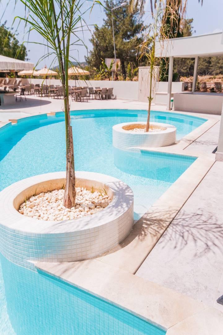 Fethiye Ölüdeniz'de Modern Tasarımlı, Ortak Havuzlu, Konforlu Oda-42145