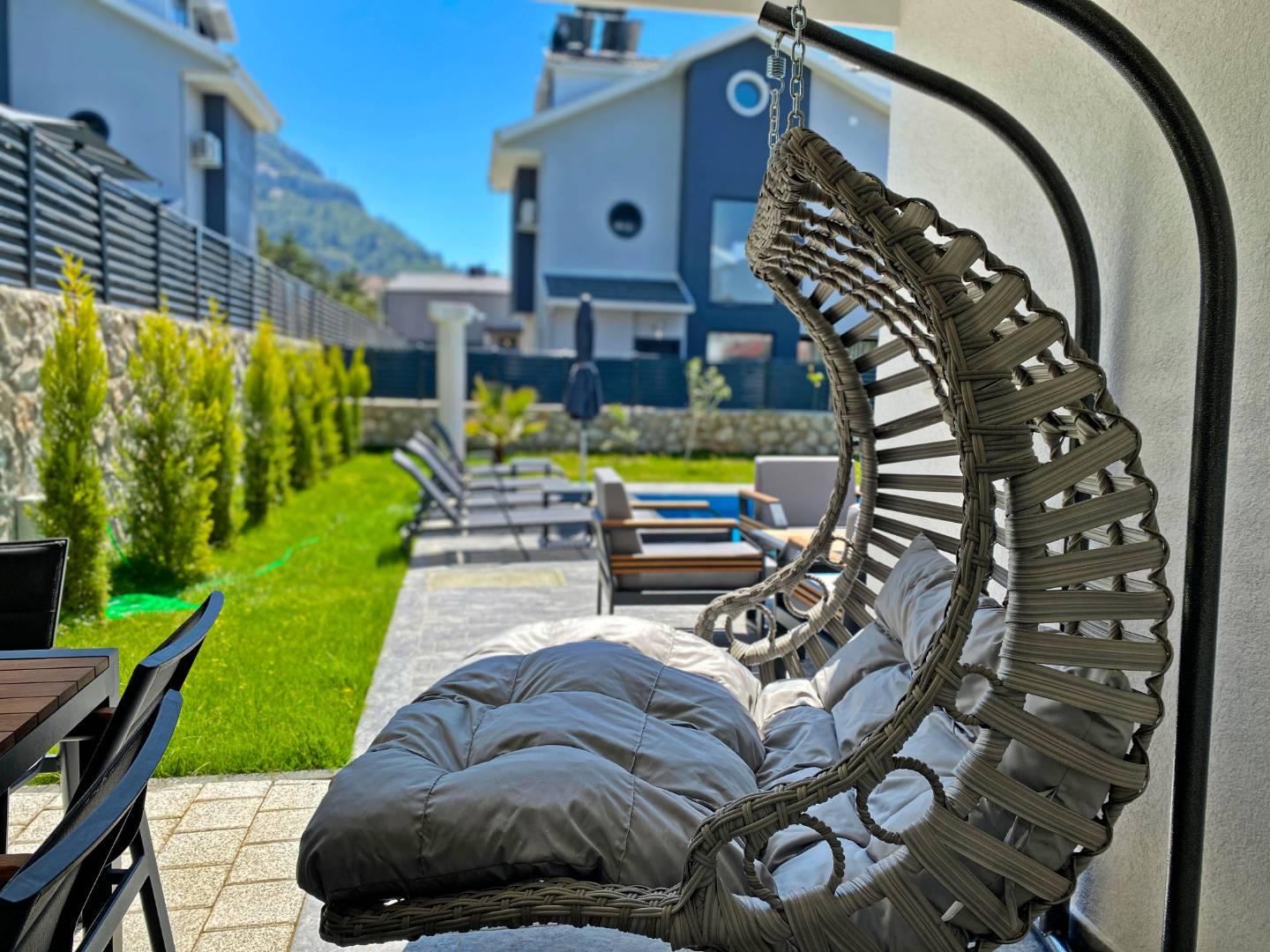 Fethiye Ölüdeniz'de Modern Tasarımlı, Özel Havuzlu, 4+1 Şık Villa-42261
