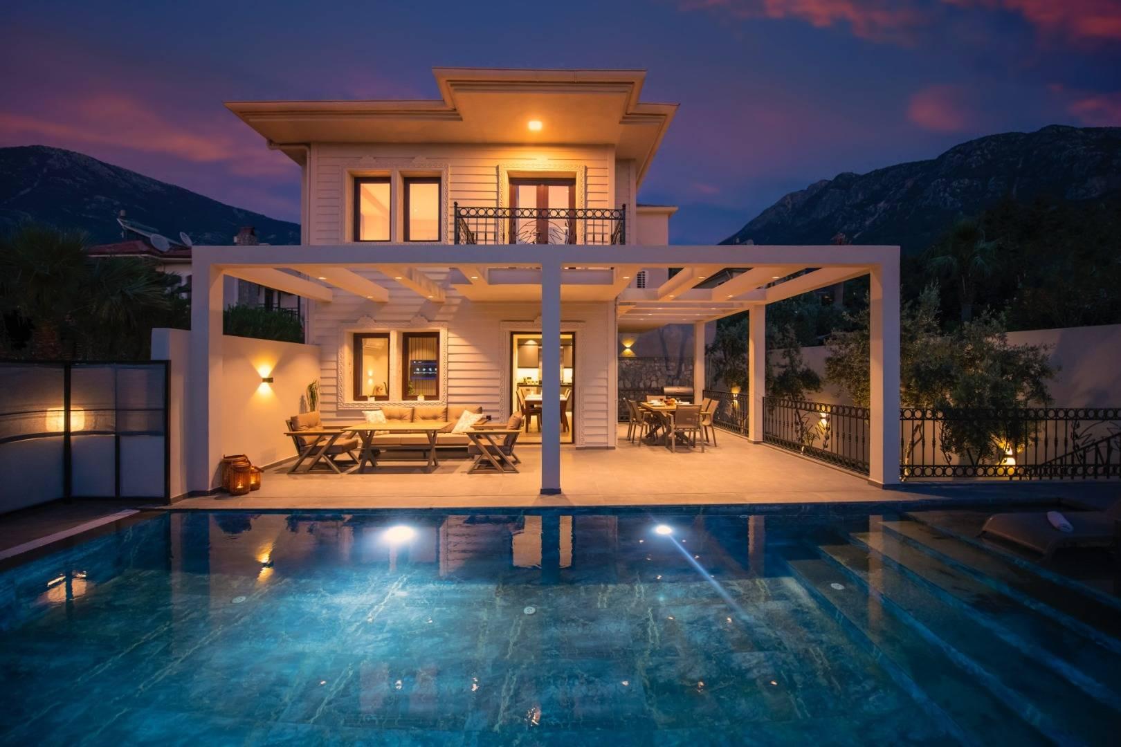 Fethiye Ölüdeniz'de Modern Tasarımlı, Özel Havuzlu, Lüks Villa-41497