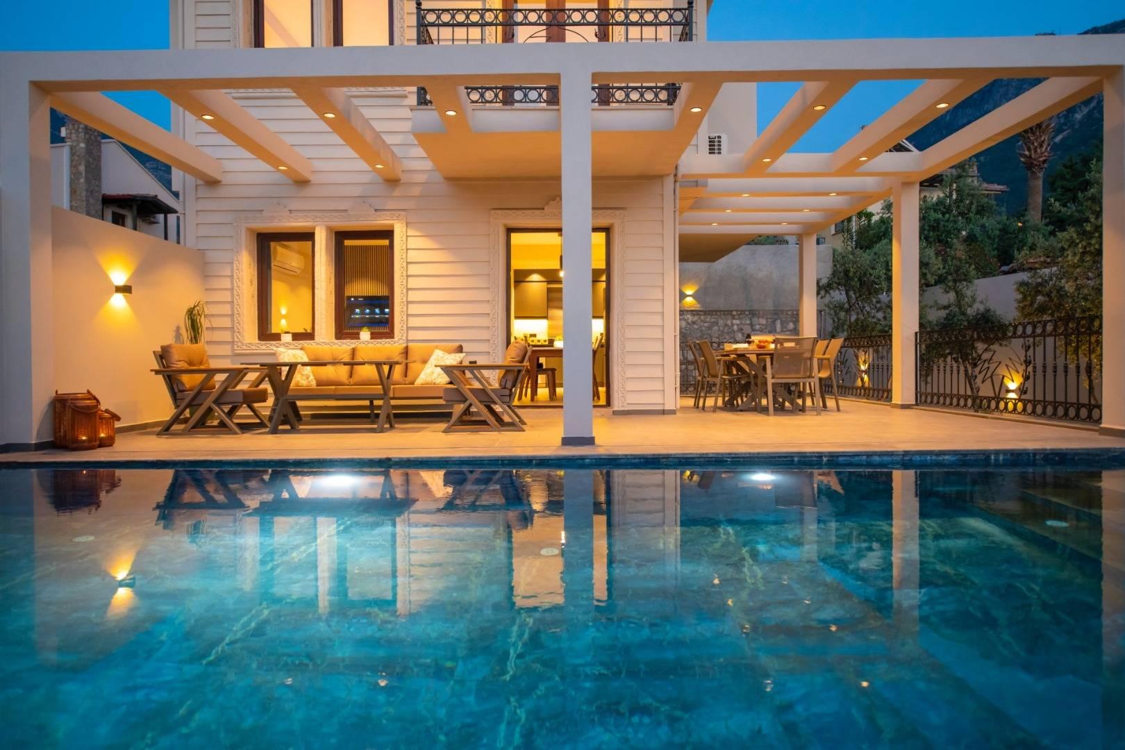 Fethiye Ölüdeniz'de Modern Tasarımlı, Özel Havuzlu, Lüks Villa-41497