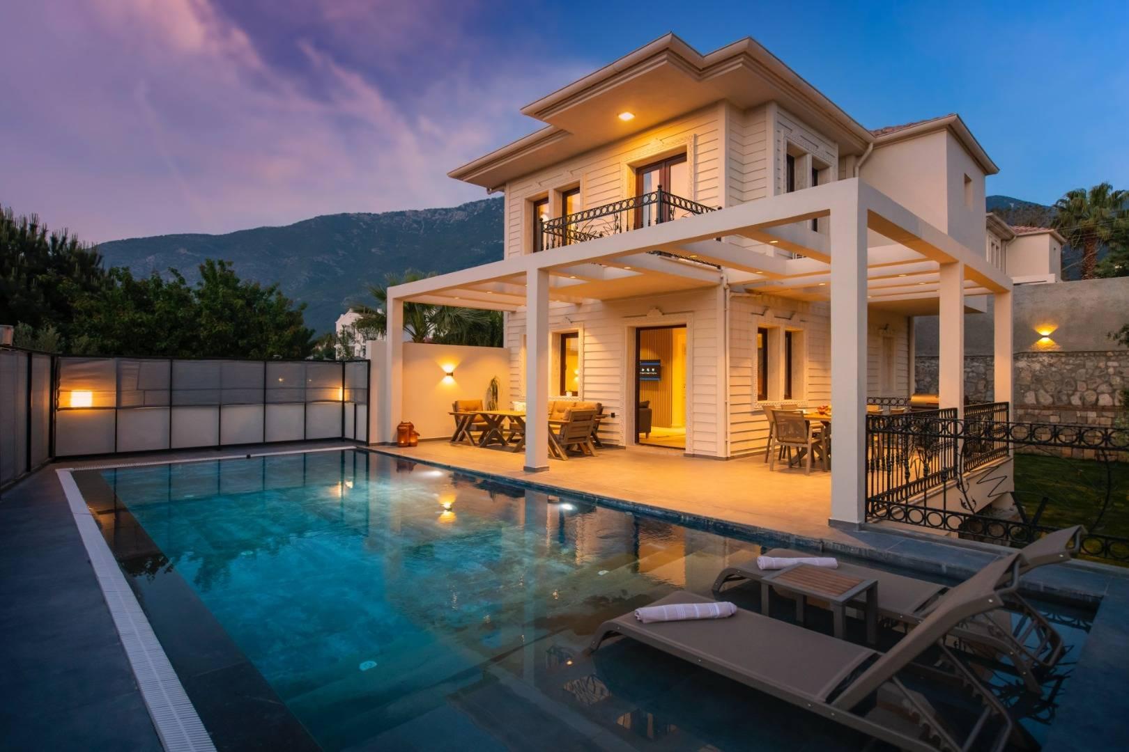 Fethiye Ölüdeniz'de Modern Tasarımlı, Özel Havuzlu, Lüks Villa-41497