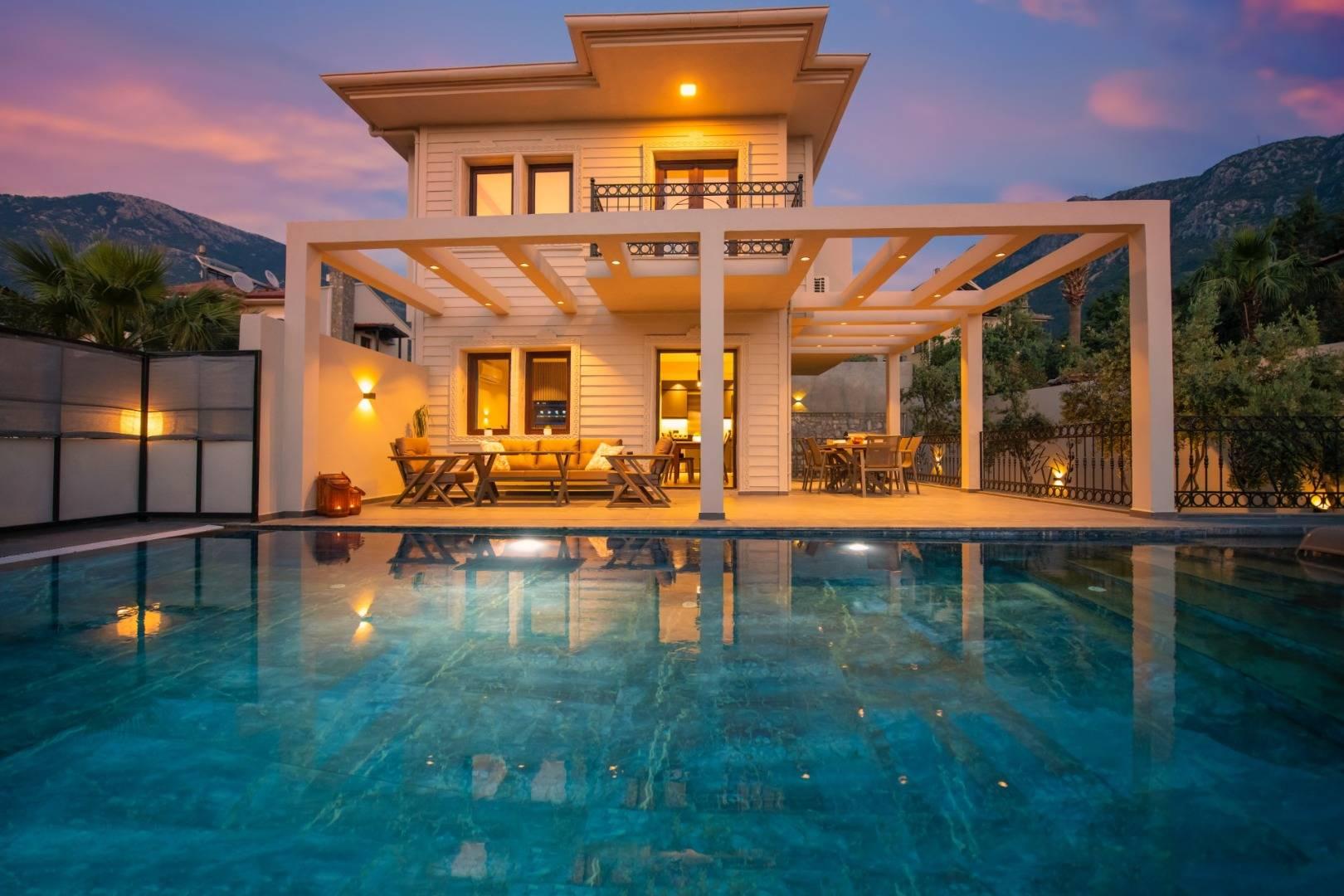 Fethiye Ölüdeniz'de Modern Tasarımlı, Özel Havuzlu, Lüks Villa-41497