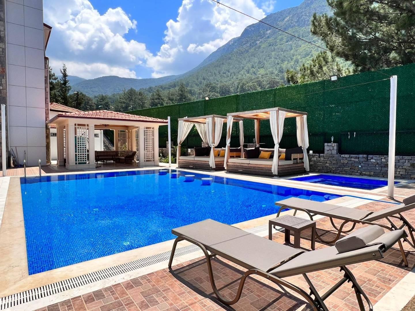 Fethiye Ölüdeniz'de Nefes Kesen Doğada, Özel Havuzlu, Konforlu Villa-41438