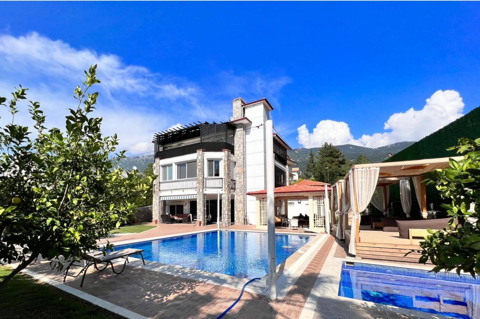 Fethiye Ölüdeniz'de Nefes Kesen Doğada, Özel Havuzlu, Konforlu Villa-41438
