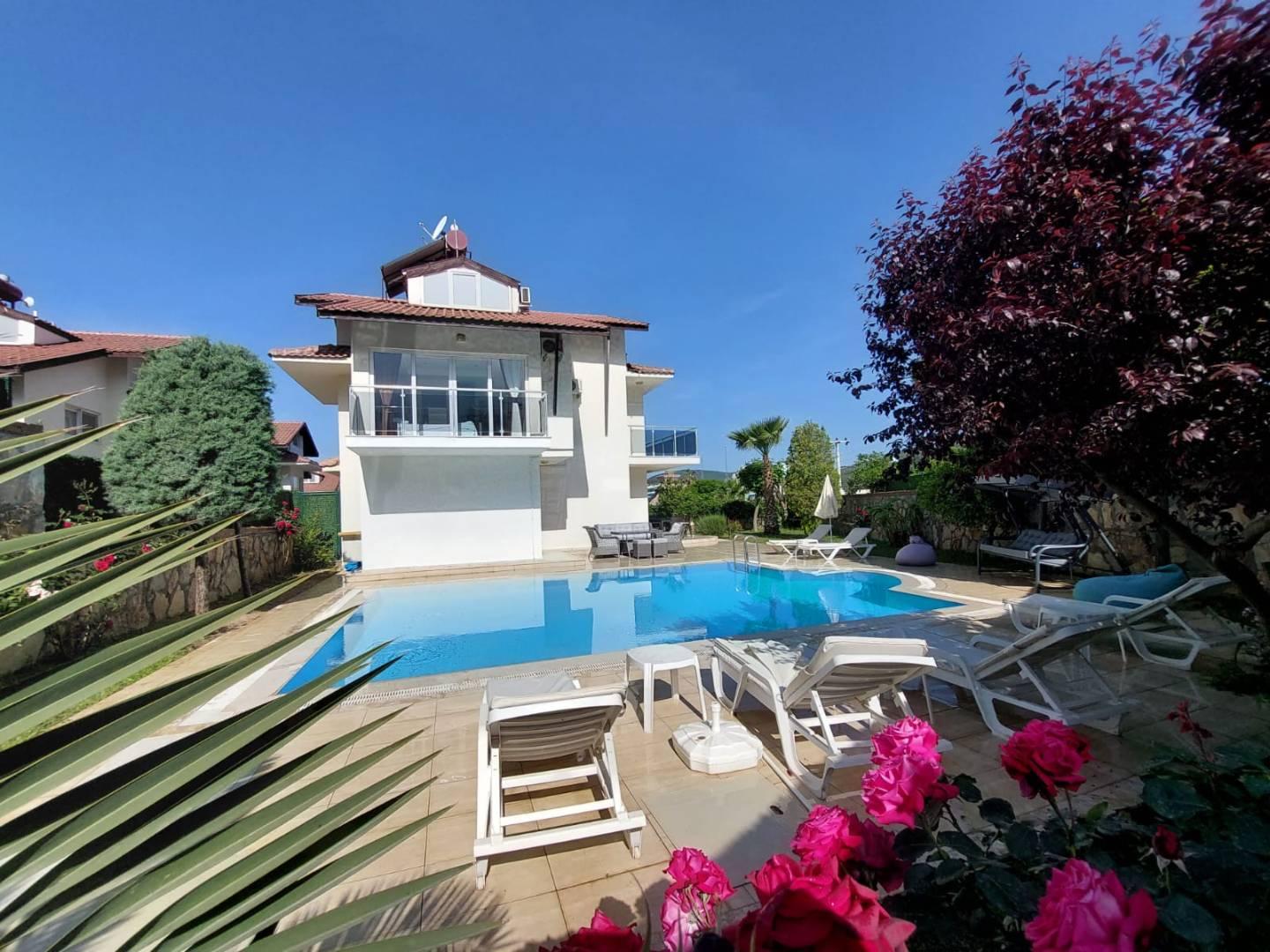 Fethiye Ölüdeniz'de Nezih Konumda, Özel Havuzlu, Ferah Villa-42642