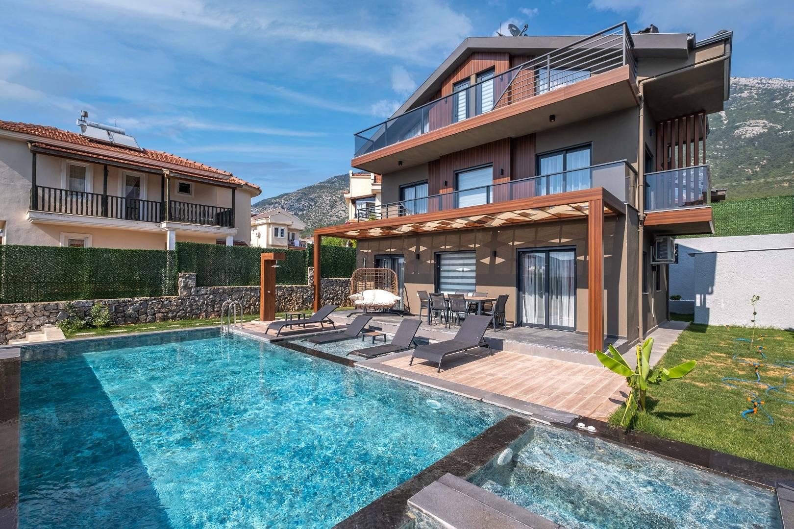 Fethiye Ölüdeniz'de Nezih Konumda, Özel Havuzlu, Lüks Villa-43485
