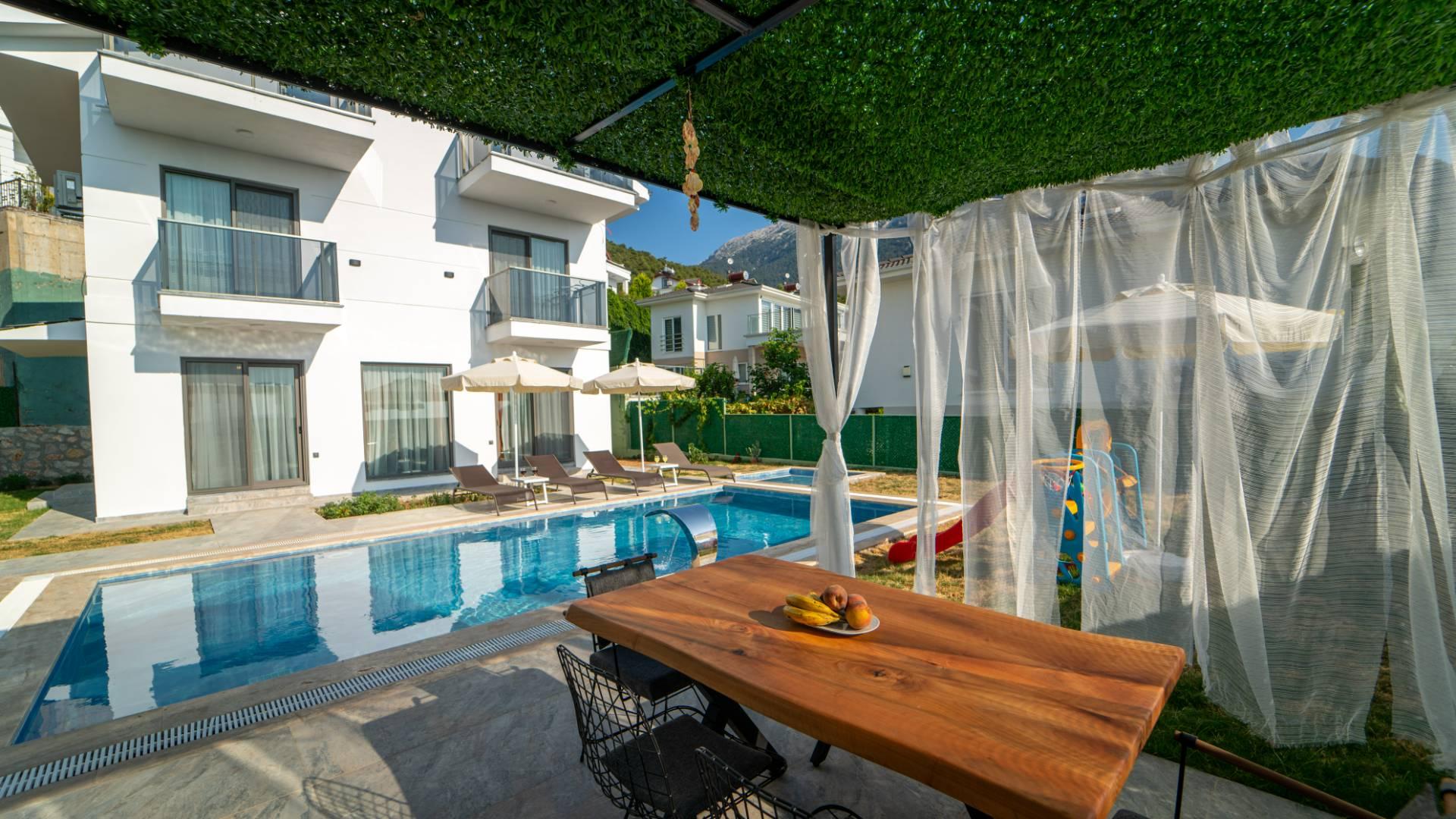 Fethiye Ölüdeniz'de Nezih Konumda, Özel Havuzlu, Modern Villa-41738