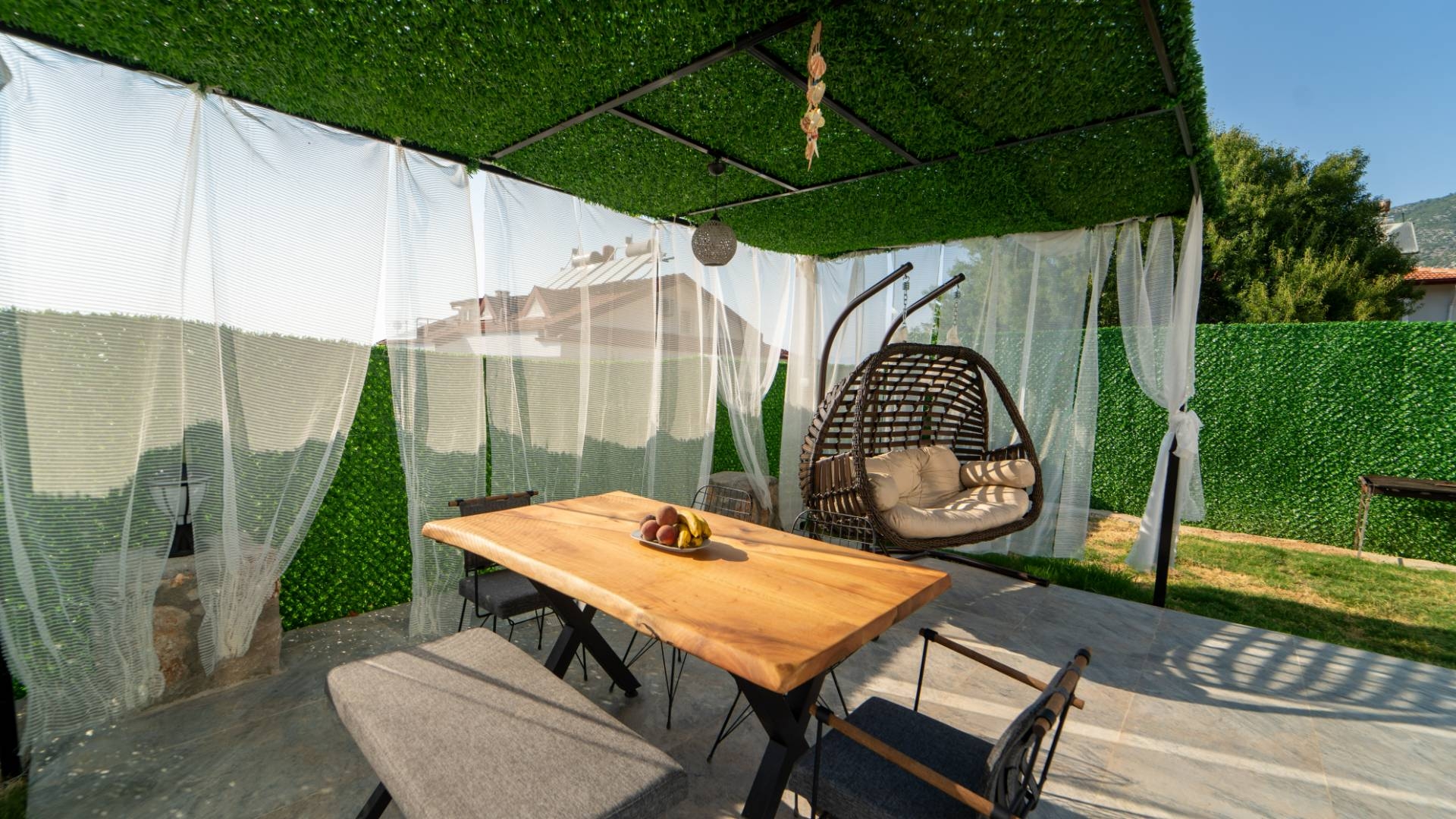 Fethiye Ölüdeniz'de Nezih Konumda, Özel Havuzlu, Modern Villa