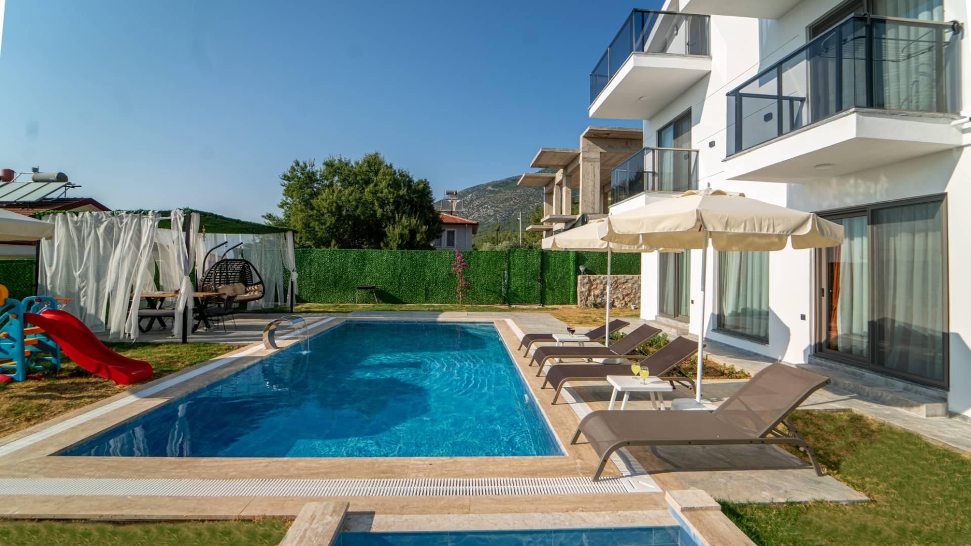 Fethiye Ölüdeniz'de Nezih Konumda, Özel Havuzlu, Modern Villa-41738